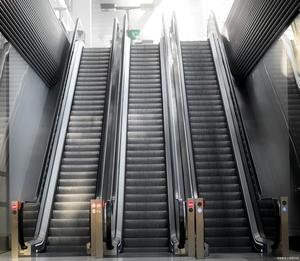 Máquina de limpieza comercial MW Pro 340 Limpiador de escaleras mecánicas para escaleras mecánicas - Product Image 5