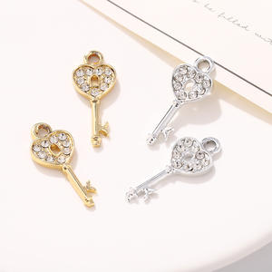 Llavero de Metal con Diseño de Letra y Diamantes de Lujo, Colgante Decorativo para Teléfono, Accesorios para Teléfonos - Product Image 1