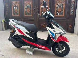 <span class=keywords><strong>Scooter</strong></span> à deux roues AHonda Cyclone 125cc - Économique en carburant et durable - Product Image 4