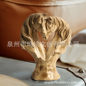 Modern Minimalist Resin Horse Head Heart Ornament Artistic Home Decoration <b>Tabletop</b> Decor For Living Room Bedroom - Product Image 4