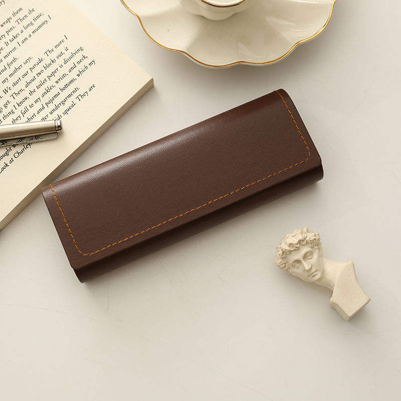 หนังสีน้ำตาล