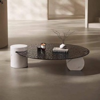 Table de cocktail en verre irrégulière haut de gamme avec plateau en verre pour hôtel et salon