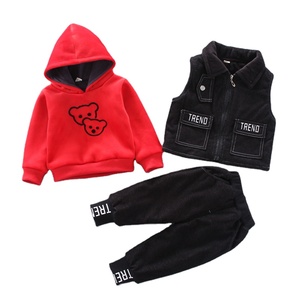 Conjunto de 3 Piezas para Bebés Niños, Chaqueta de Invierno con Capucha y Pantalones de Mezclilla de Algodón, Venta al Por Mayor en China - Product Image 1