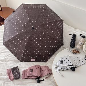 Mini parapluie portable de style coréen à pois, revêtement anti-UV noir, parapluie pliable pour femmes, soleil et pluie, <span class=keywords><strong>parasol</strong></span> de voyage - Product Image 4