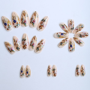 Venta al por mayor de 24 <span class=keywords><strong>uñas</strong></span> postizas de ABS estilo almendra y stiletto con diseño de <span class=keywords><strong>flores</strong></span> pequeñas, incluye cajas para <span class=keywords><strong>uñas</strong></span> y pegamento, inspiradas <span class=keywords><strong>en</strong></span> el estilo punk. - Product Image 2
