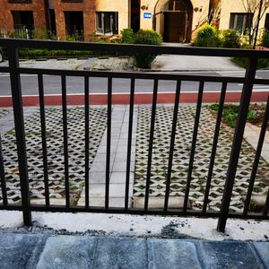 <span class=keywords><strong>รั้ว</strong></span>อะลูมิเนียมอัลลอยด์ทันสมัย<span class=keywords><strong>แบบ</strong></span>ใหม่ พร้อมเคลือบผงสีดำ แผงตกแต่ง ป้องกันการกัดกร่อน ปรับขนาดได้ - Product Image 1