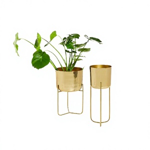 Jardinière couleur or en fer de différentes tailles avec support Jardinière de pot de fleur de la plus grande qualité à des prix raisonnables - Product Image 1