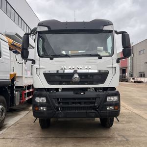 Autocarro con gru HOWO TX 4x2, motore diesel da 300 CV, gru a braccio telescopico da 8 tonnellate per lavori di costruzione e sollevamento pesante - Product Image 2