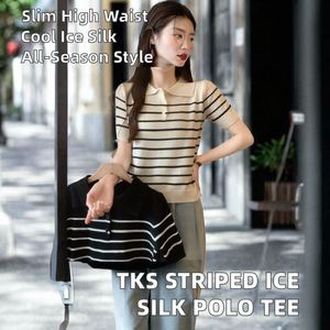 เสื้อยืดคอกลมแขนสั้นสีแดงล้วน พรีเมียม เป็นมิตรกับสิ่งแวดล้อม ระบายอากาศได้ดี ทรงปกติสำหรับผู้หญิง สวมใส่สบาย พร้อมโลโก้แบบกำหนดเอง - Product Image 2