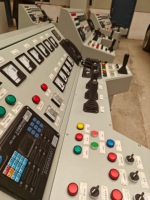 Console de commande de pont de navire, poste de pilotage marin avec fonction personnalisée