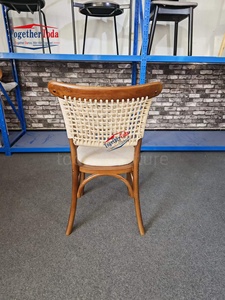 Silla de Comedor de Ratán y Madera con Respaldo Anudado Apilable Moderna y de Venta Caliente, con Cojín para Bodas, Eventos y Restaurantes - Product Image 6