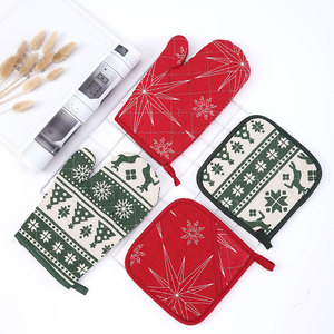 New Christmas decorations, Christmas home and kitchen supplies, <b>microwave</b> oven mitts and heat-resistant mat set. - Product Image 2