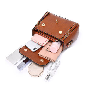 Vendita all'ingrosso su misura classico nuovo stile Vintage europeo e americano semplice olio cera donna spalla retrò pelle PU Messenger Bag - Product Image 2