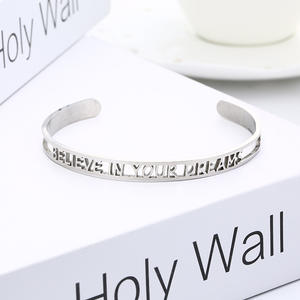 צורת c פתוח הודעה חיתוך חלול היא האמינה שהיא יכולה אז היא עשתה עידוד עידוד נירוסטה צמיד תכשיטים bangle cuff - Product Image 3