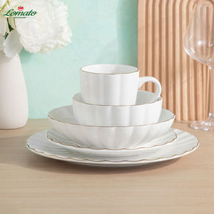 Service de table 20 pièces en porcelaine émaillée de luxe, bord doré, motif pétale en relief, pour 4 personnes, durable, écologique, compatible micro-ondes - Product Image 3