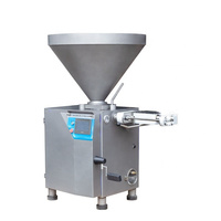 Machine à saucisses industrielle en acier inoxydable 380V 4.8-6.6KW jusqu'à 3500L/H avec trémie de 30-220L pour le remplissage sous vide des saucisses (Wurstfuller)