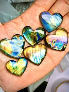 Naturel Multi Feu Labradorite Cabochon Noir Arc-En-Ciel En Forme De Coeur Belle Pierre Précieuse Lisse Pour Les Bijoux - Product Image 4