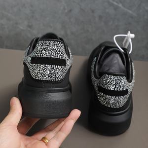 Wholesale Sport Outdoor Designer Luxury Sneakers Retro Unisex Leather Casual Board <b>Shoes</b> Women <b>Shoes</b> Men - Product Image 4