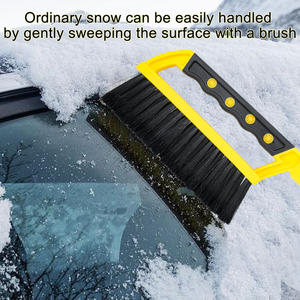 Grande <span class=keywords><strong>raclette</strong></span> grattoir et brosse pour <span class=keywords><strong>pare</strong></span>-<span class=keywords><strong>brise</strong></span> de voiture neige givre outil de déglaçage grattoir avec poignée en mousse pour voitures camions fenêtre - Product Image 4