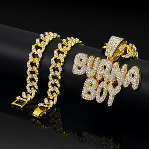 Collana Lunga Cubana alla Moda in Lega di Zinco con Ciondolo Lettera Hip-Hop Burna Boy con Strass, Placcata Oro, Stile Europeo e Americano - Product Image 1