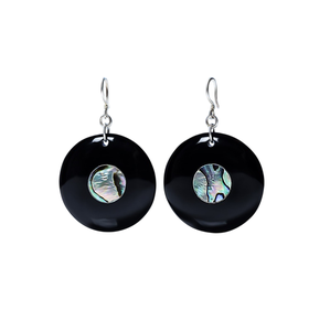 Boucles d'oreilles artisanales en corne de buffle polies à la main Minh Giang Craft, bijoux uniques d'inspiration écologique - Product Image 5