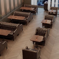 Ensemble table et chaises de style café américain rétro avec cadres en métal, meubles de restaurant en bois massif pour usage commercial