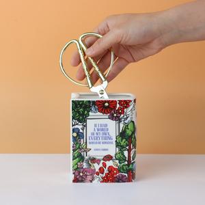 Florero decorativo en forma <span class=keywords><strong>de</strong></span> <span class=keywords><strong>libro</strong></span>, regalo único para amantes <span class=keywords><strong>de</strong></span> los libros, decoración <span class=keywords><strong>de</strong></span> estantería, aventuras <span class=keywords><strong>de</strong></span> <span class=keywords><strong>Alicia</strong></span> en <span class=keywords><strong>el</strong></span> país <span class=keywords><strong>de</strong></span> las Maravillas - Product Image 3