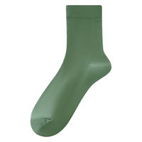 Chaussettes en coton doux de couleur unie, simples, pour femmes, en gros, prêtes à être expédiées, toutes saisons, chaussettes décontractées vertes polyvalentes et douces