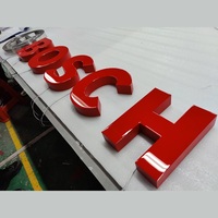Panneau publicitaire extérieur illuminé par LED pour magasins de détail et bureaux Panneau de magasin en résine pour usage extérieur