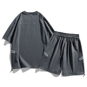 ชุดสูทแขนสั้นโลโก้สั่งทำพิเศษสำหรับผู้ชาย คอลเลคชั่นใหม่ปี 2025 เสื้อยืดลำลอง กางเกงวิ่งขายาวสองชิ้น ชุดลำลองผู้ชายยอดนิยม - Product Image 1