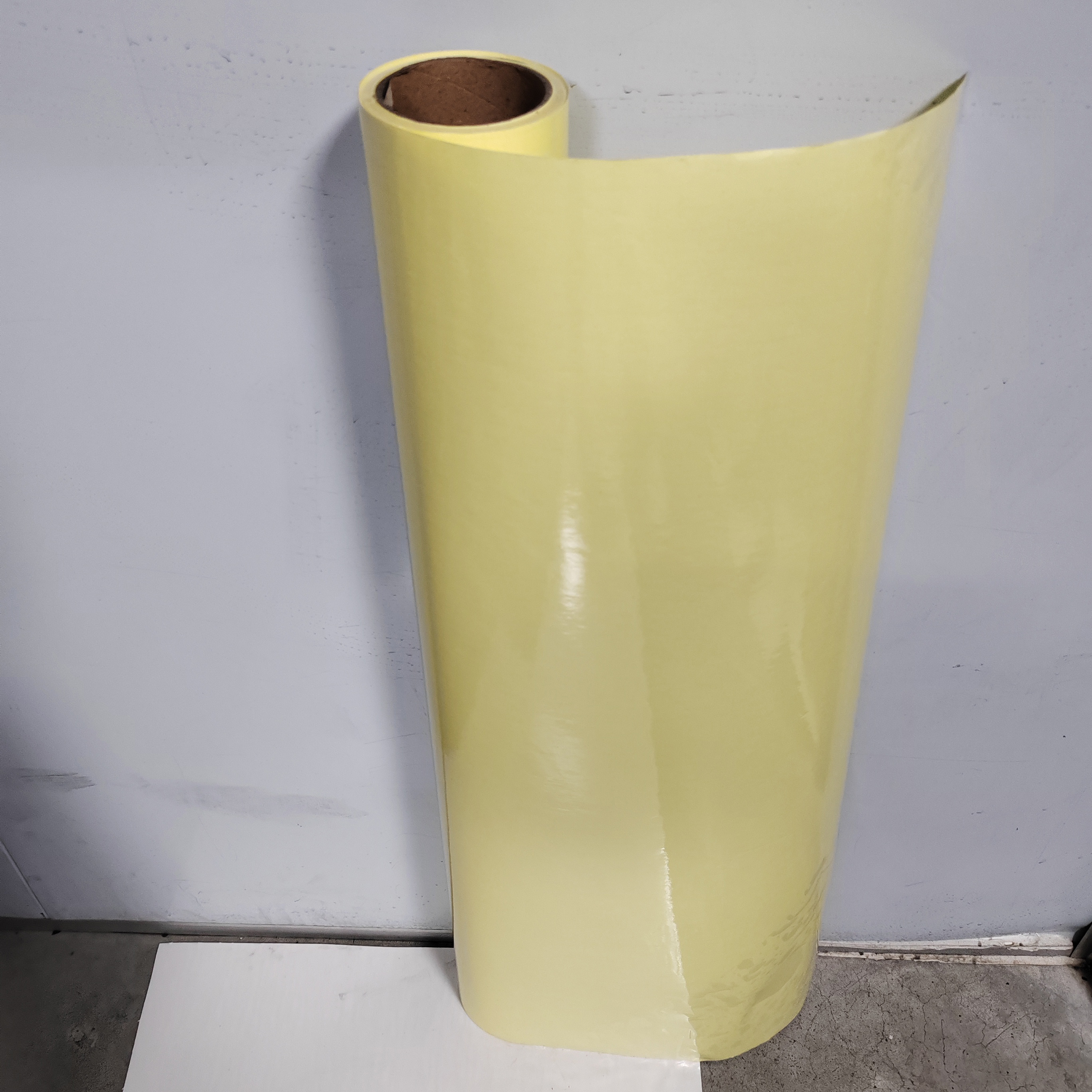 Glossy PVC Cold Laminating Film Yellow Paper Self-Adhesive Transparent Waterproof Durable Glossy Protective Roll