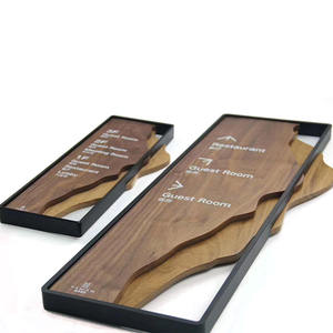 Insegne in Legno Vintage Dorate Chinahoo per Segnaletica di Orientamento e Numeri di Stanza per Hotel - Product Image 1