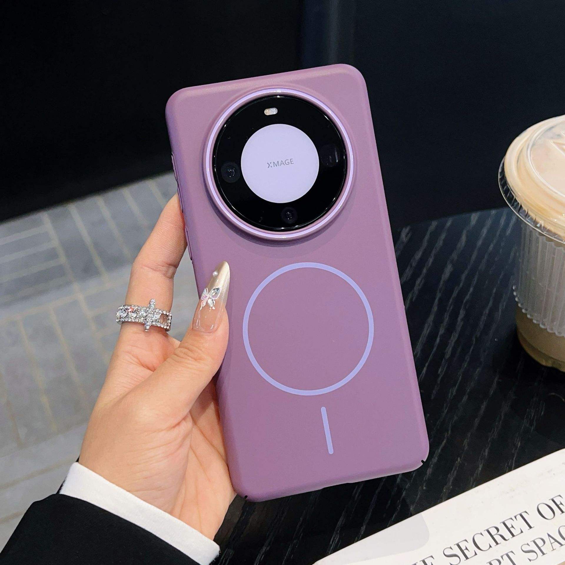 สีม่วงเข้ม