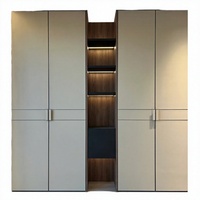 Bande LED Plafond-Plancher en Cuir pour Chambre et Dressing, avec Plan 3D Gratuit, Dimensions Personnalisées, Idéal pour Espaces Haut de Gamme et Plafonds Élevés