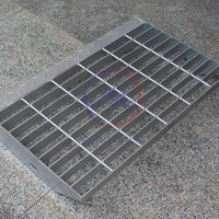 Marches d'escalier en acier grillagé, acier inoxydable galvanisé, marches antidérapantes pour accès sécurisé au sol/mur aux plateformes d'équipement surélevées