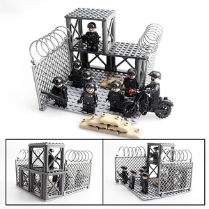 Blocs de construction transfrontaliers : Polices spéciales de <span class=keywords><strong>la</strong></span> Prison Noire, figurines militaires, voiture blindée de <span class=keywords><strong>police</strong></span> anti-explosion, évasion de <span class=keywords><strong>la</strong></span> zone noire - Product Image 3