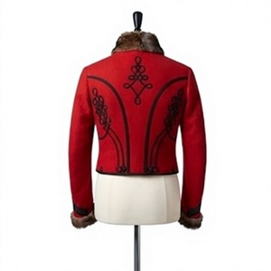 Veste Hussarde Vintage Homme Rouge Style Blazer en Laine avec Broderie Tressée Noire et Bordure en Fourrure pour Cérémonie - Product Image 2