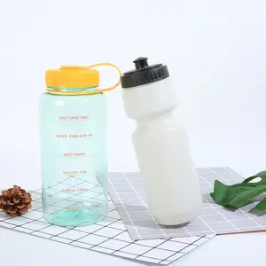 Gran capacidad 1000ml Handgrip Sport Botella de agua Logo Vasos de bebida de plástico personalizados