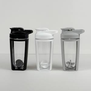 Taza agitadora portátil de plástico de doble capa de 500ML graduada para mezclar batidos de proteínas Ideal para entusiastas de los deportes de Fitness disponibles - Product Image 3