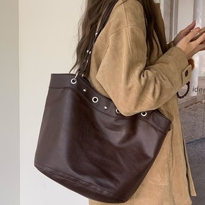 Sac fourre-tout grande capacité pour motard avec clous, boucle magnétique, bandoulière unique, noir et marron, sac à bandoulière pour femme pour usage quotidien - Product Image 3