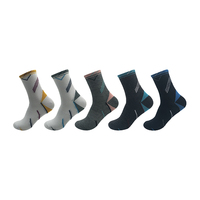 OEM Service Four Seasons Cotton Polyester Knitted Crew Socks pour les femmes Excellent design en jaune pour l'hiver Vente en gros