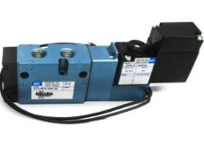 811C-PP-611AA-152ตัวควบคุม PLC โมดูล24VDL 8AI ใหม่ของแท้6AO สินค้าใหม่ - Product Image 2