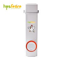 Mangeoire à poulet pour oiseaux, support en PVC, suspendue, facile à nettoyer, portable, 3,6 L, forme carrée, manuelle, utilisation extérieure, étanche, résistante aux UV