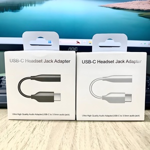 Cable Adaptador <span class=keywords><strong>de</strong></span> Audio Premium TPE Trenzado Blanco y Negro USB C a Conector Auxiliar Hembra <span class=keywords><strong>de</strong></span> 3.5mm con Micrófono OTP Manos Libres para Múltiples Teléfonos - Product Image 4
