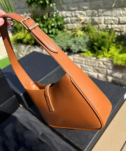 <span class=keywords><strong>Sac</strong></span> à bandoulière en cuir rétro tendance, style hobo baguette, avec sangle réglable et quincaillerie dorée, polyvalent pour toutes les occasions - Product Image 6