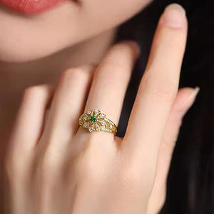 Bague Fleur T0377 pour Femme, Émeraude Ronde en Pierre Naturelle, Sertie Pavé, Bijou de Mode pour Fiançailles - Product Image 3