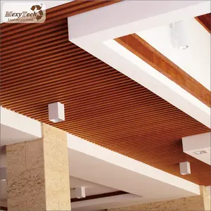 Guangzhou coperta resistenza al fuoco di disegno moderno decorativo composito pvc soffitto in legno di copertura