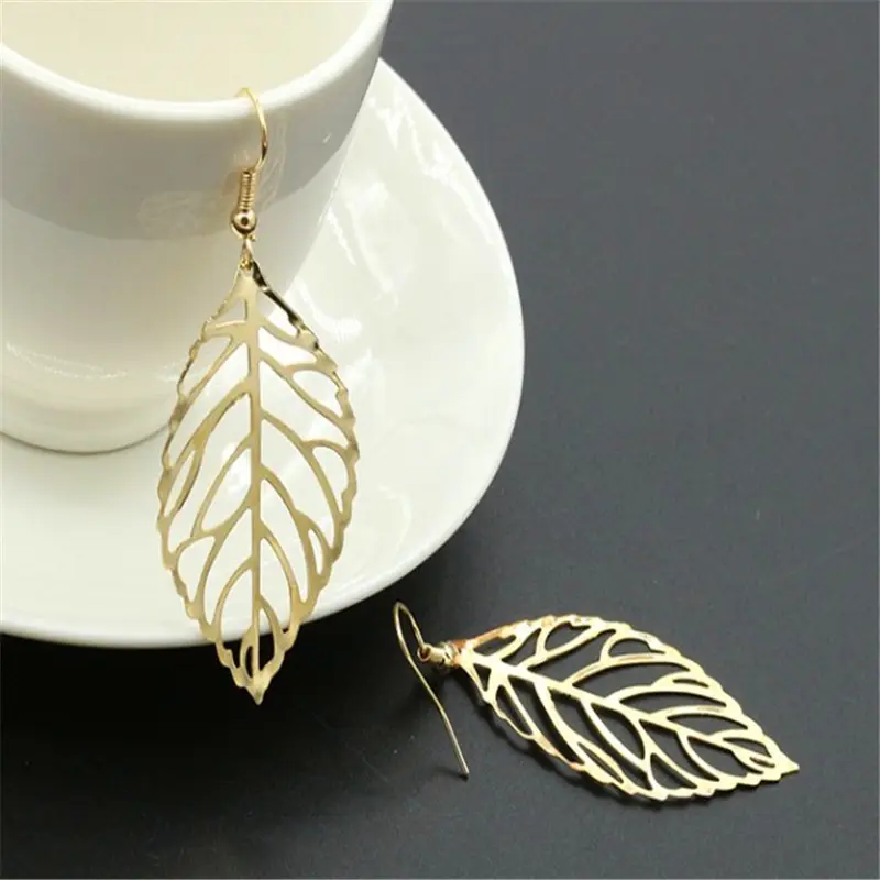 Europe Hot Simple Leaf Metal Earrings 2021 Gold Plate Ear Ring for Women