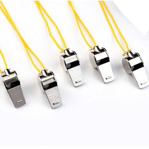 Sifflet en métal personnalisé avec logo pour arbitres, écoles, football, sport, avec cordon, pour entraîneurs - Vente en gros - Product Image 1