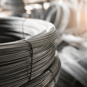 خدمات لحام وقطع وثني الأسلاك الفولاذية المجلفنة بالحرارة عالية الجودة بقطر 1 مم - 16 مم وفقًا للمعايير البريطانية للبناء - Product Image 1